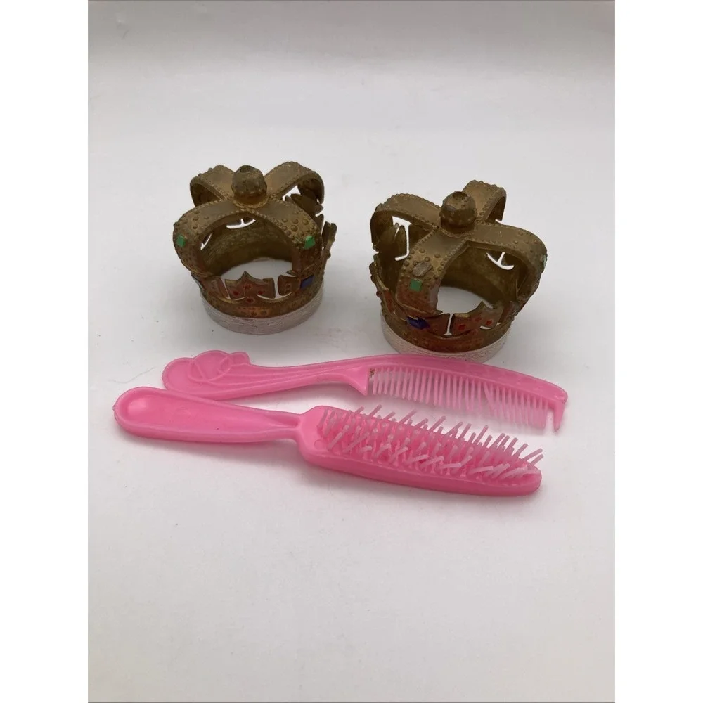 Set Of 8 Vintage Doll/Barbie Accessories Crowns, Bags, TNT, Brush,Comb